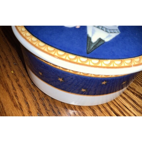 Mikasa Victorian Holiday Round Porcelain Trinket Box Discontinued Winter - Picture 5 of 6